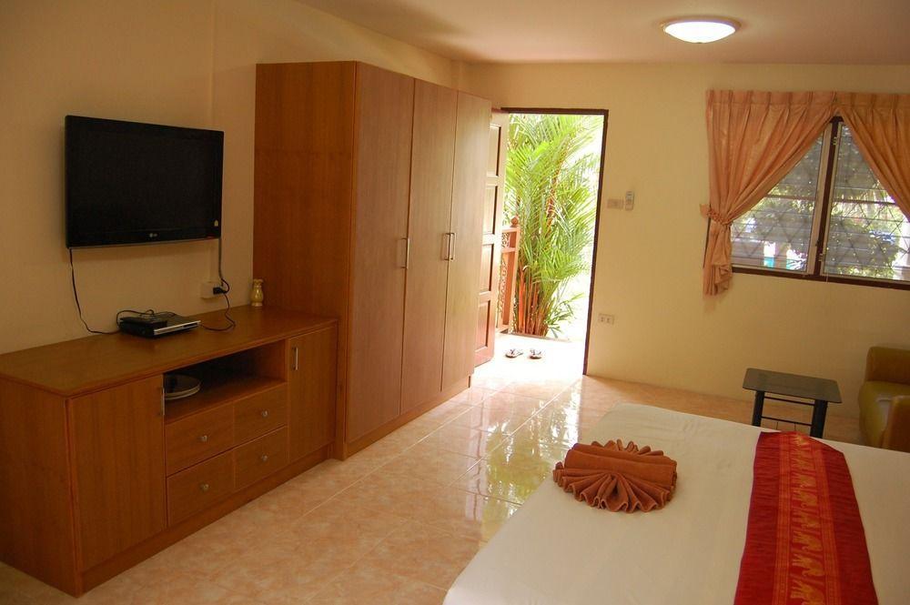 Sirikarn Residence & Luxury Apartments Патая Екстериор снимка