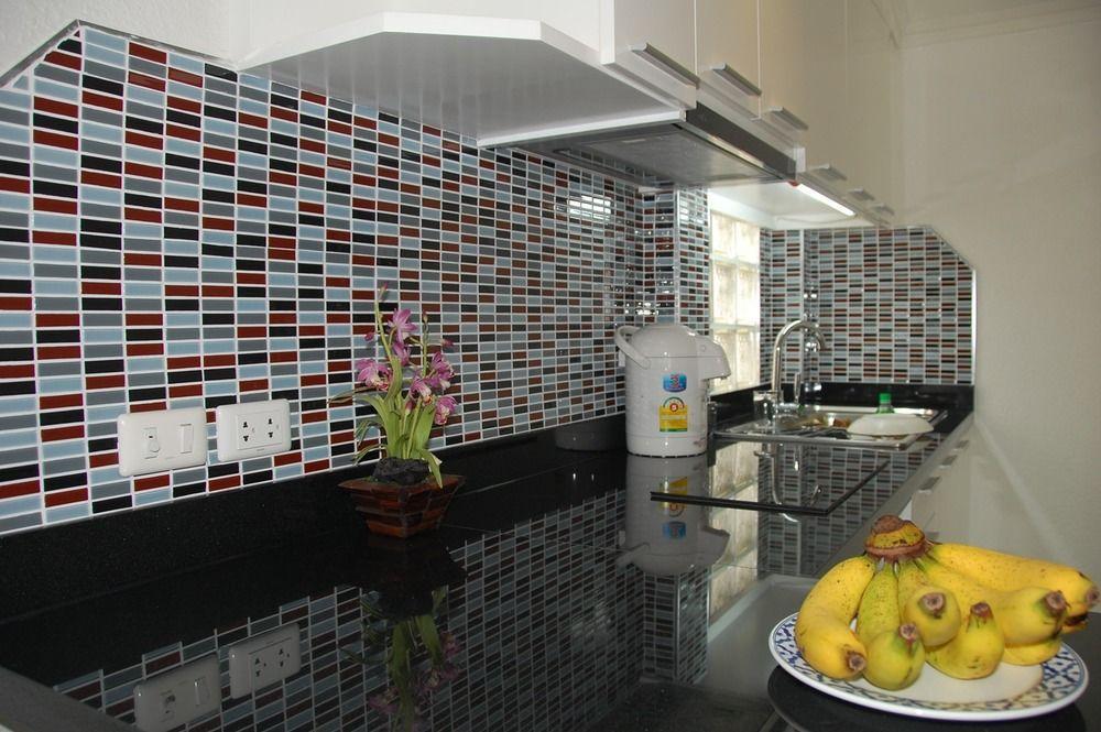 Sirikarn Residence & Luxury Apartments Патая Екстериор снимка