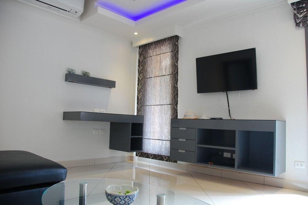Sirikarn Residence & Luxury Apartments Патая Екстериор снимка