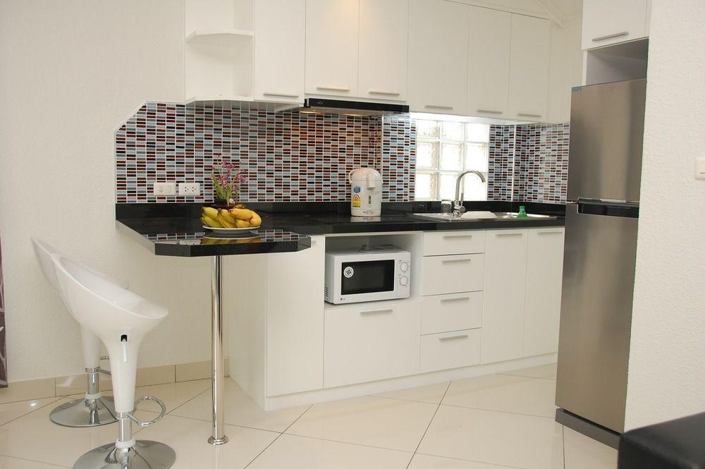 Sirikarn Residence & Luxury Apartments Патая Екстериор снимка