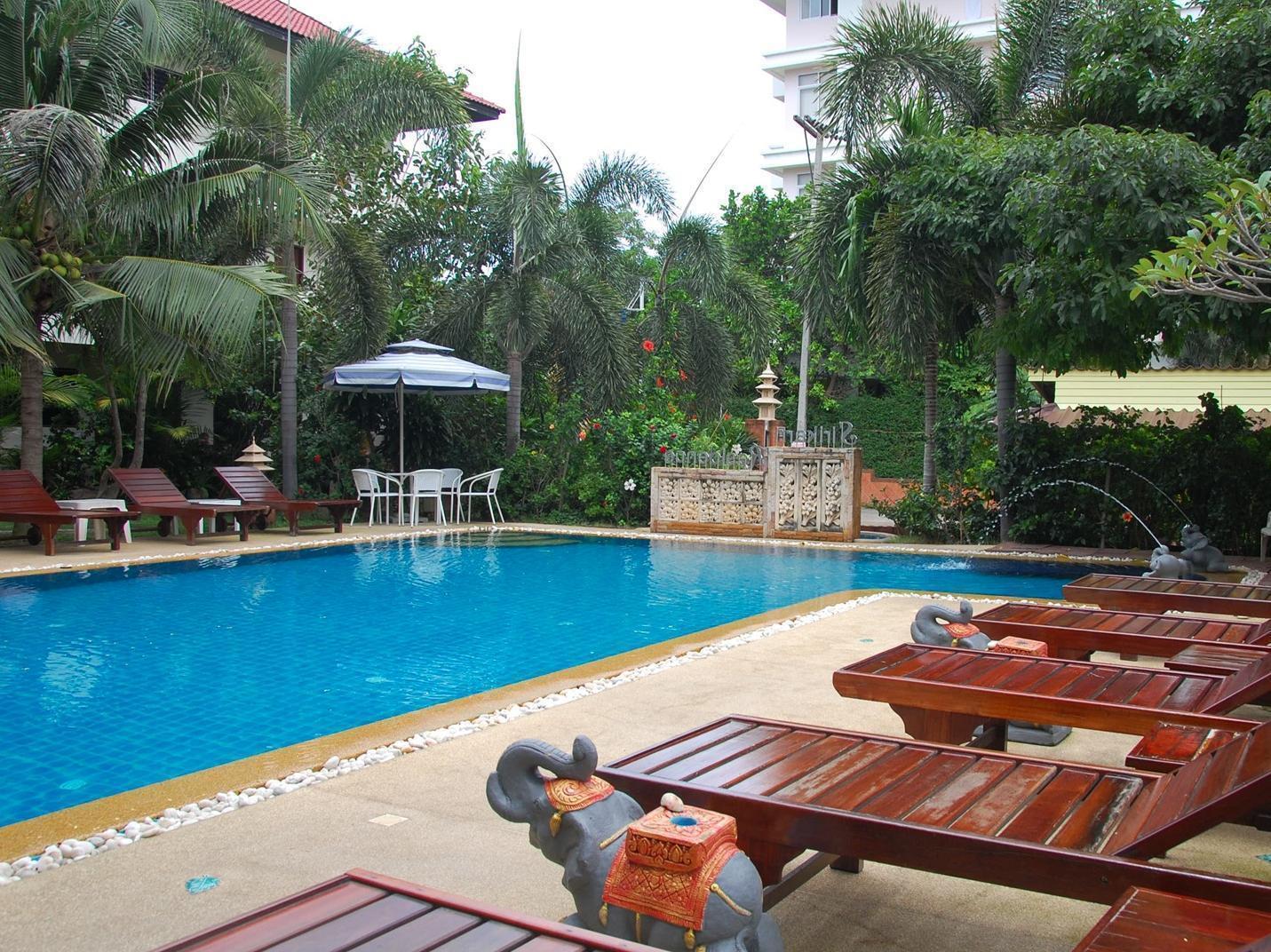 Sirikarn Residence & Luxury Apartments Патая Екстериор снимка